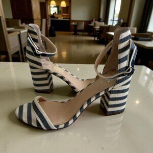 VINCE CAMUTO Blue White Striped Sandals Heels Size 11 NEW NWOB